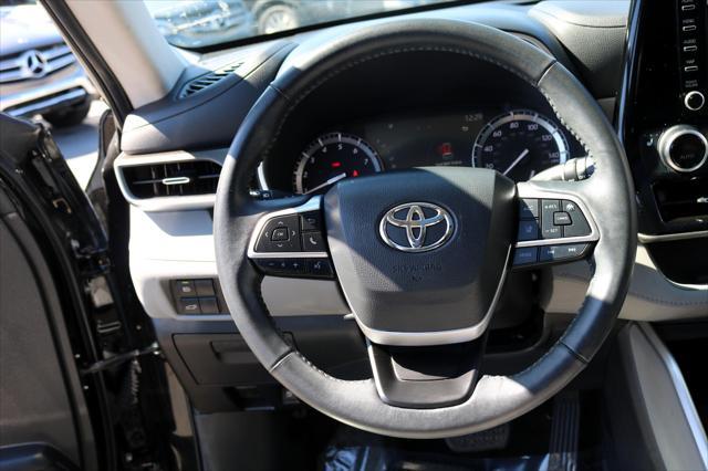used 2022 Toyota Highlander car, priced at $31,777