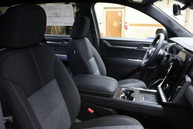 new 2026 GMC Acadia car, priced at $45,061