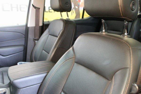 used 2021 Chevrolet Traverse car, priced at $31,900
