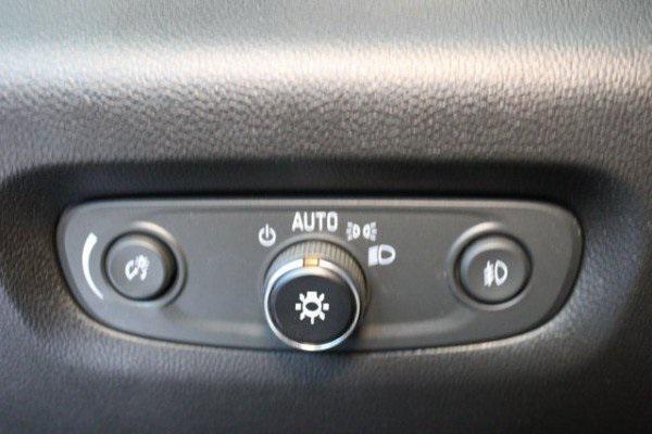 used 2021 Chevrolet Traverse car, priced at $31,900