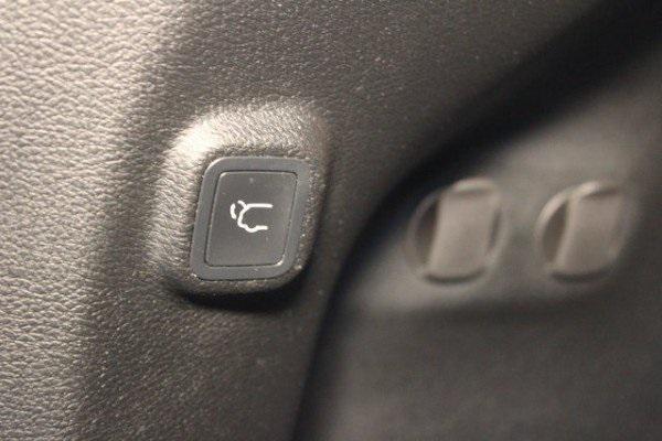 used 2023 Jeep Cherokee car, priced at $28,800