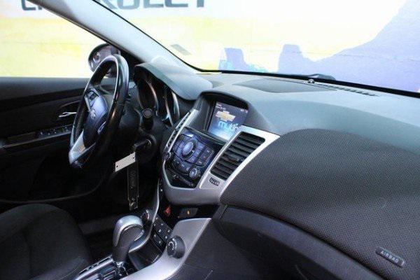 used 2015 Chevrolet Cruze car, priced at $9,900
