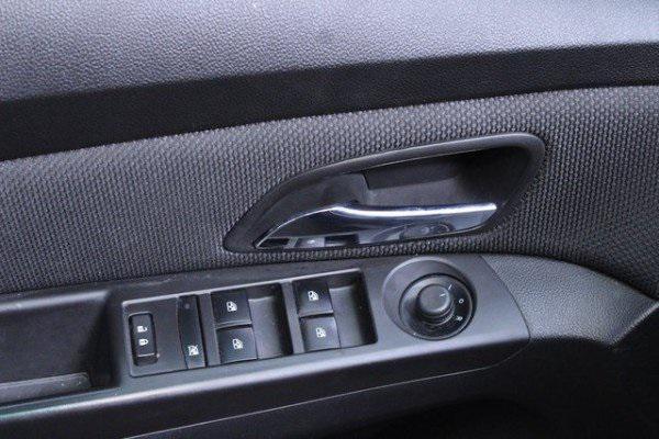 used 2015 Chevrolet Cruze car, priced at $9,900