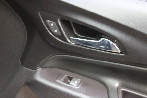 used 2021 Chevrolet Equinox car, priced at $21,900