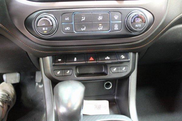 used 2022 GMC Canyon car, priced at $33,400