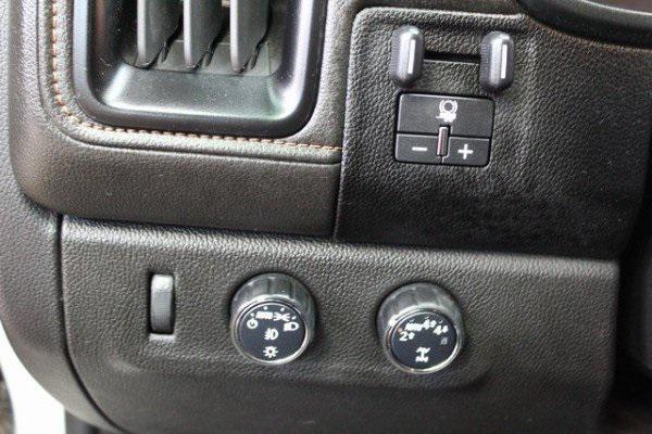 used 2022 GMC Canyon car, priced at $35,900