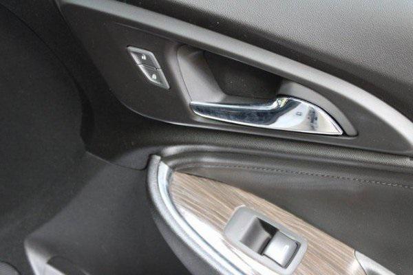 used 2018 Chevrolet Malibu car, priced at $15,300