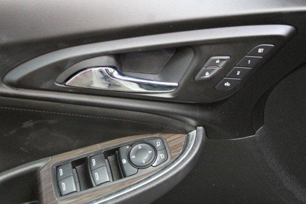 used 2018 Chevrolet Malibu car, priced at $15,300