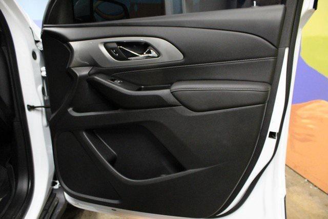 used 2023 Chevrolet Traverse car, priced at $29,900