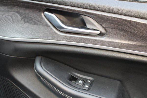 used 2023 Jeep Grand Cherokee car, priced at $28,900