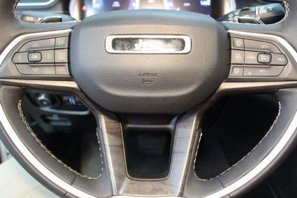 used 2023 Jeep Grand Cherokee car, priced at $28,900
