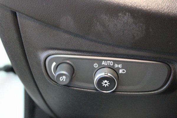 used 2022 Chevrolet Equinox car, priced at $21,400