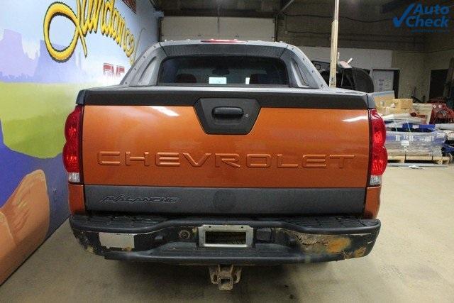 used 2004 Chevrolet Avalanche car, priced at $6,200