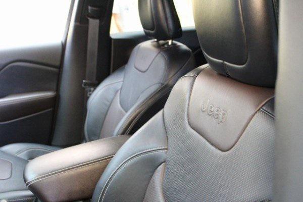 used 2015 Jeep Cherokee car, priced at $15,900