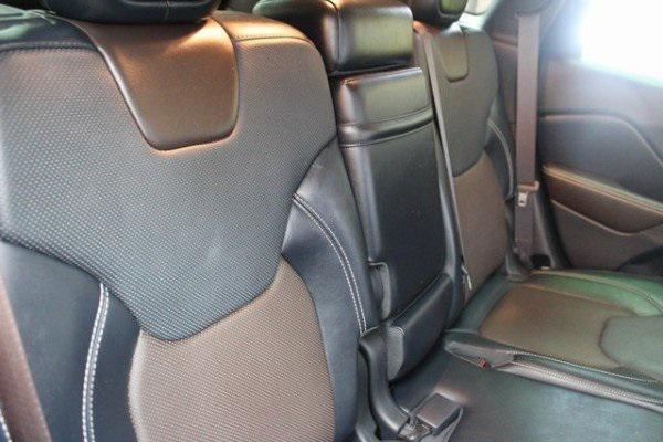 used 2015 Jeep Cherokee car, priced at $15,900
