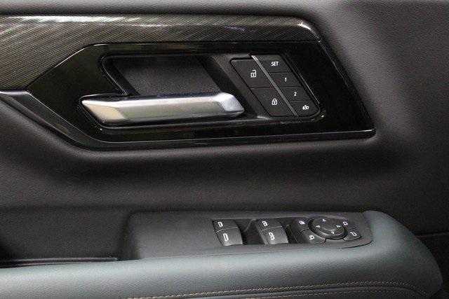 new 2025 GMC Yukon XL car, priced at $73,176