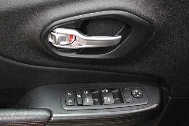 used 2016 Jeep Cherokee car, priced at $18,900