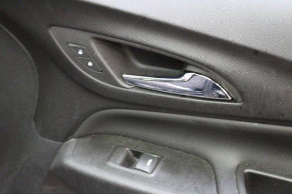 used 2022 Chevrolet Equinox car, priced at $21,500