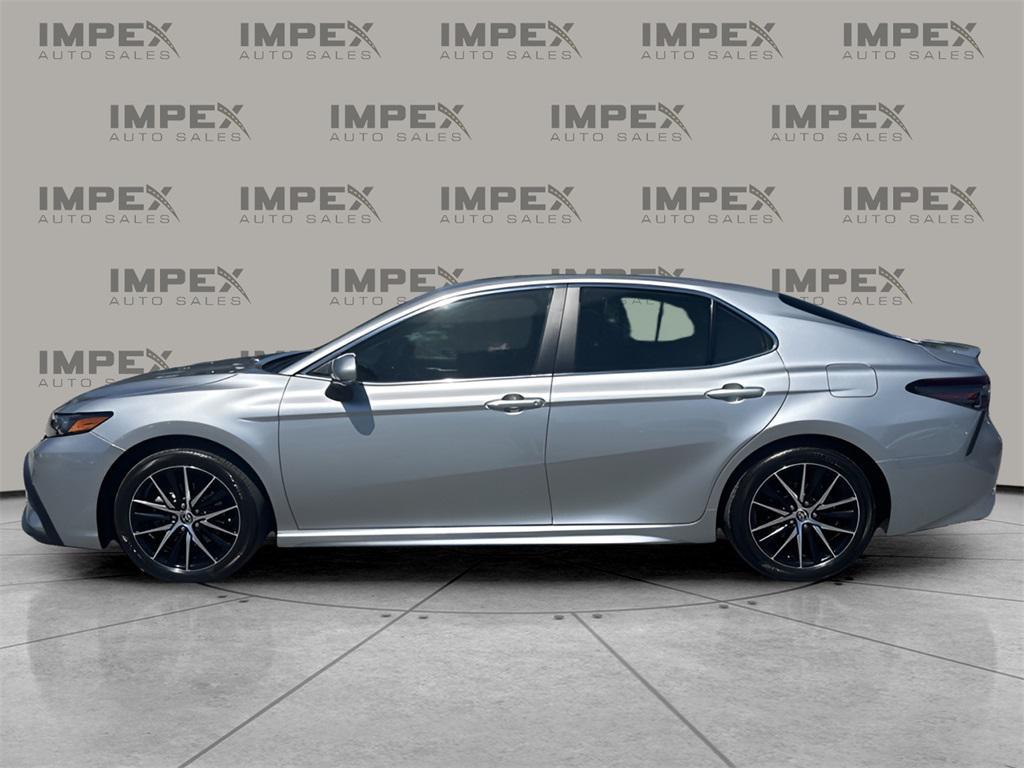 used 2024 Toyota Camry Hybrid car, priced at $27,550