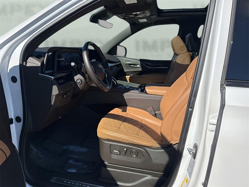 used 2024 Cadillac Escalade ESV car, priced at $70,950