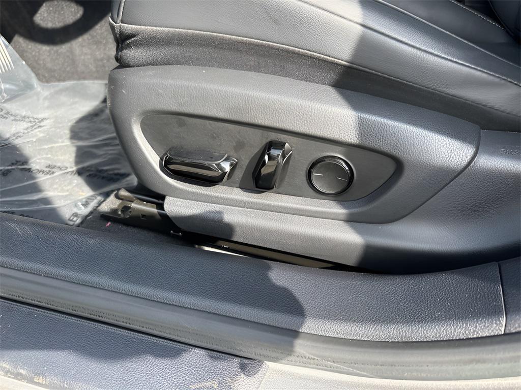 used 2021 Lexus ES 300h car, priced at $29,890