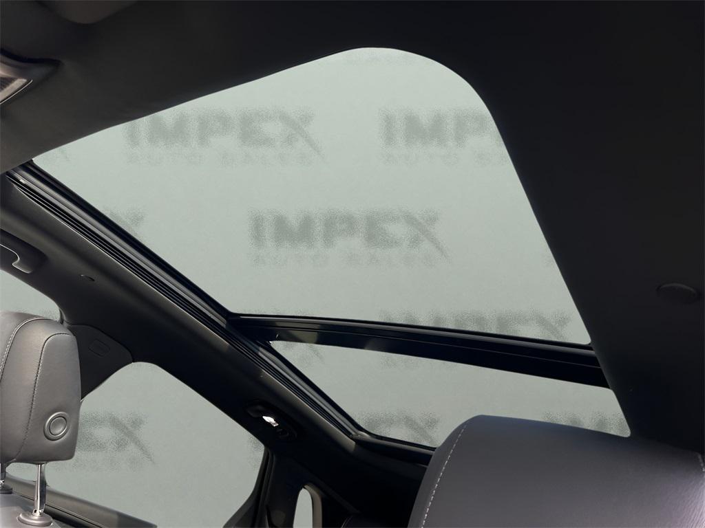 used 2023 Cadillac XT5 car, priced at $27,995