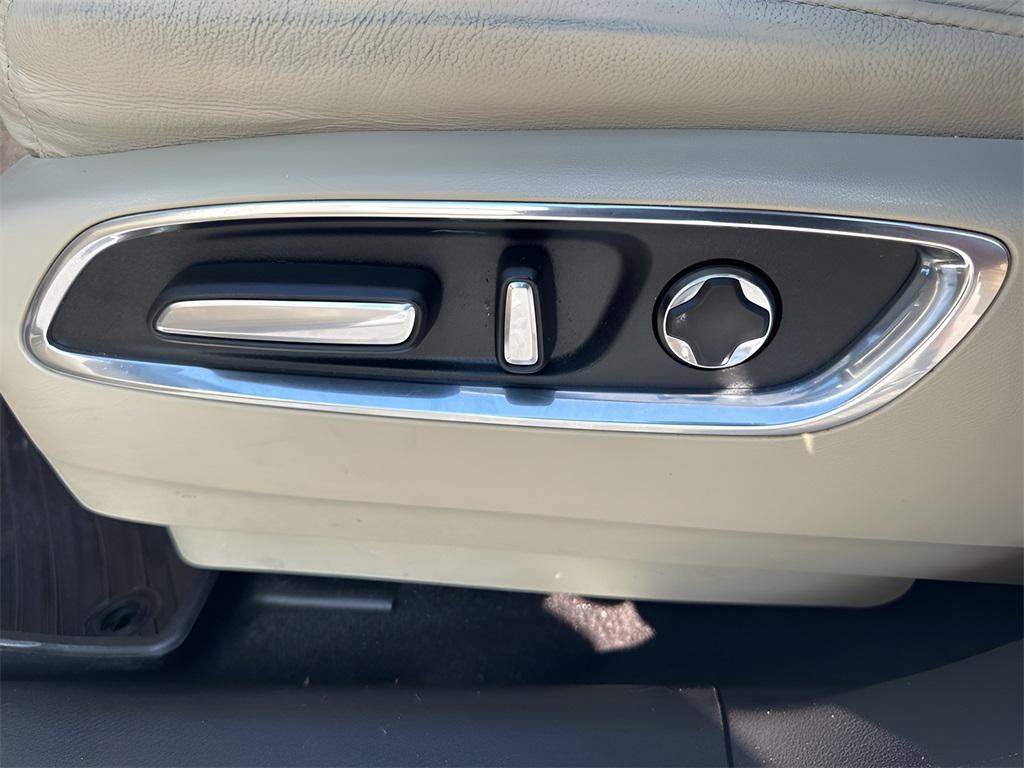 used 2020 Acura MDX car, priced at $21,750