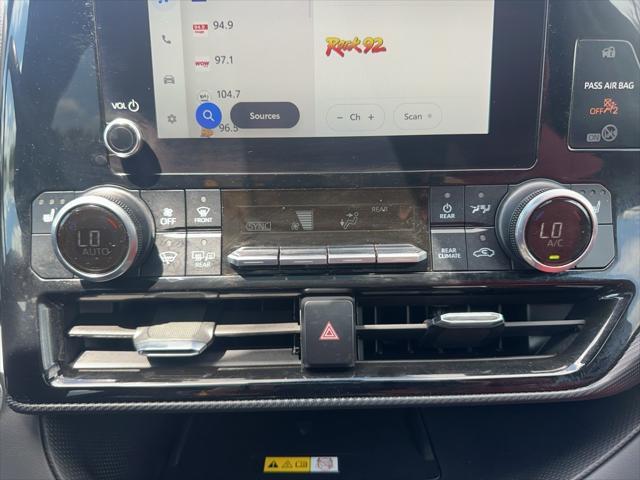 used 2023 Toyota Highlander car, priced at $39,250