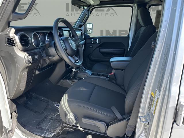 used 2023 Jeep Gladiator car, priced at $28,580