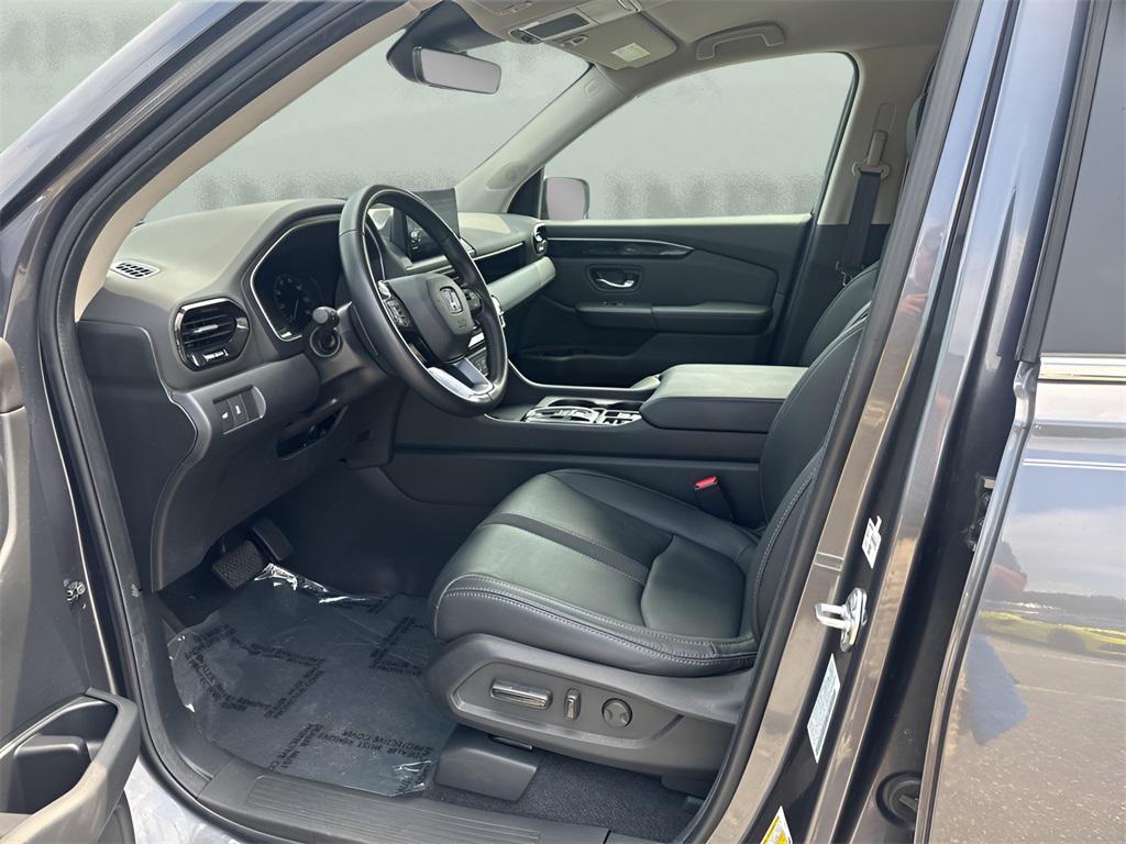 used 2024 Honda Pilot car, priced at $38,500