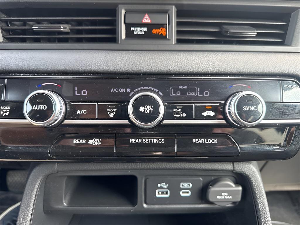 used 2024 Honda Pilot car, priced at $38,500