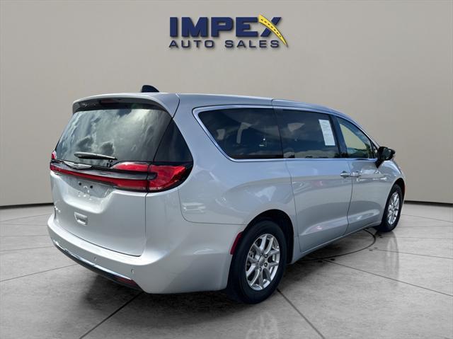 used 2024 Chrysler Pacifica car, priced at $35,500