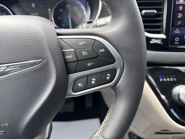 used 2023 Chrysler Pacifica car, priced at $23,400