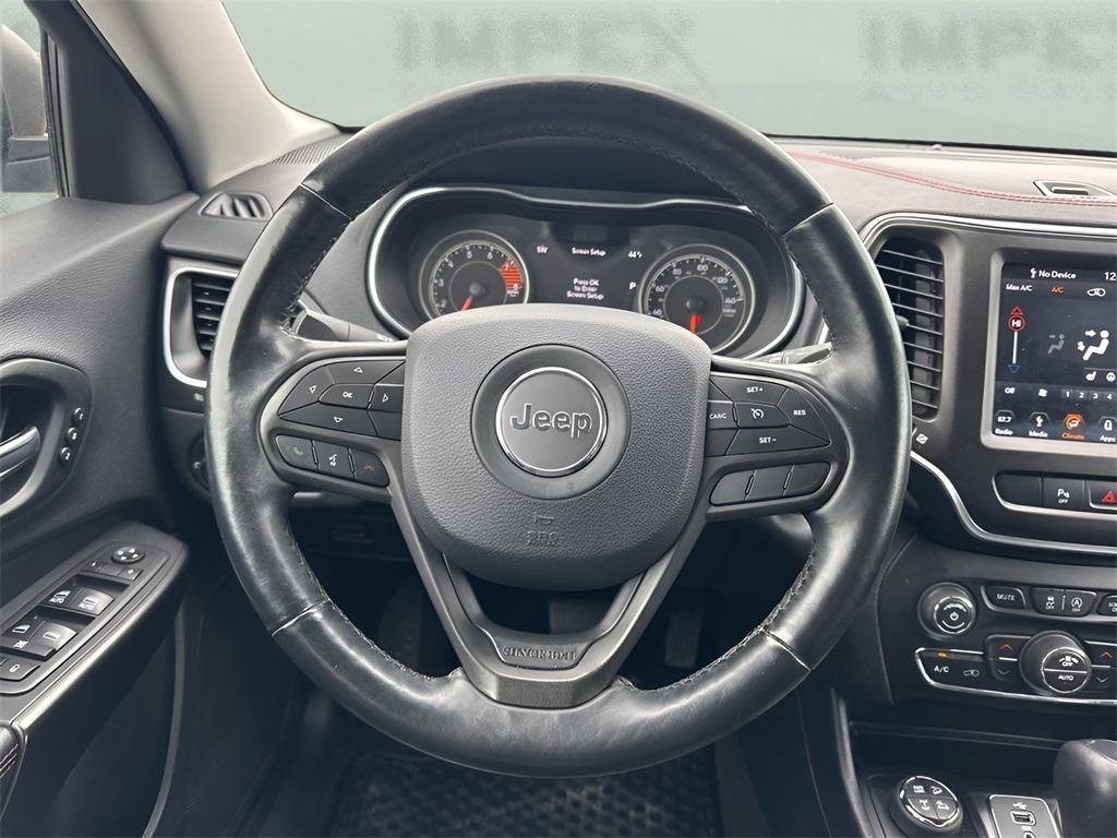 used 2019 Jeep Cherokee car