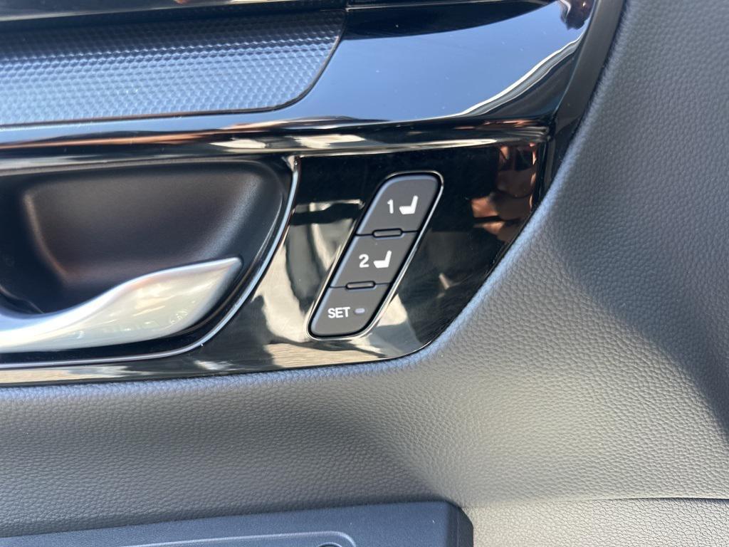 used 2023 Honda CR-V car, priced at $30,950