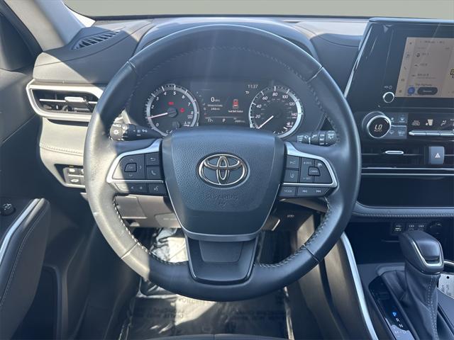 used 2023 Toyota Highlander car, priced at $33,995