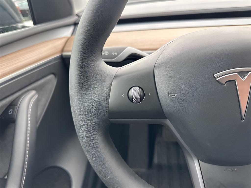 used 2024 Tesla Model Y car