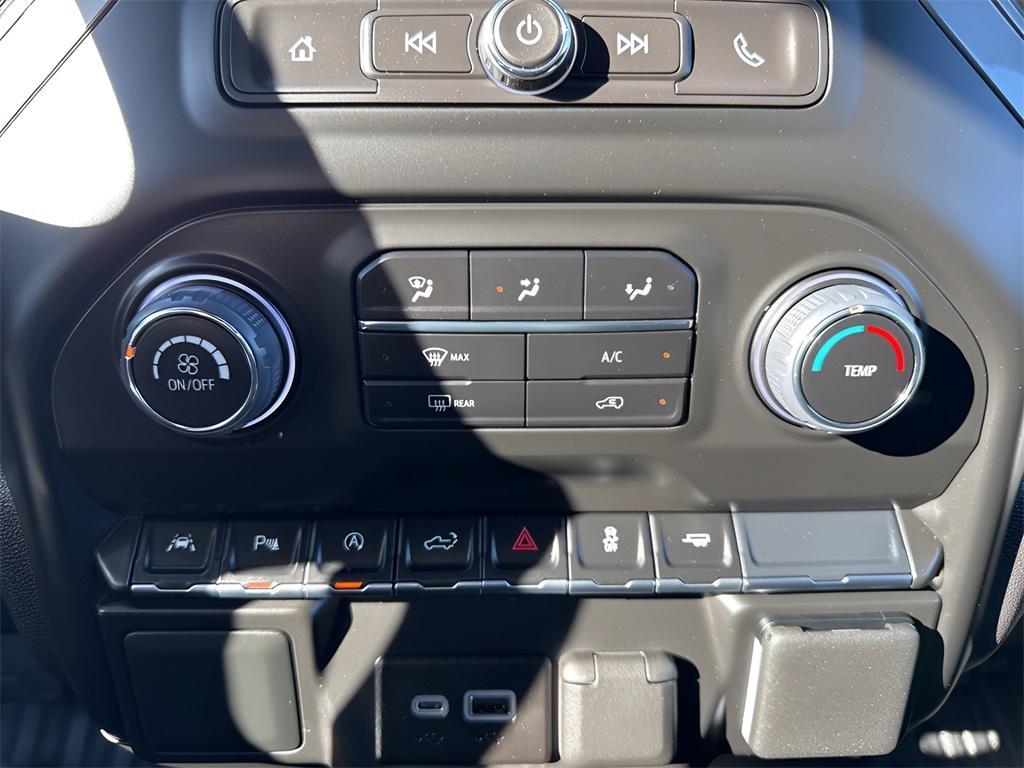 used 2025 Chevrolet Silverado 1500 car, priced at $38,980