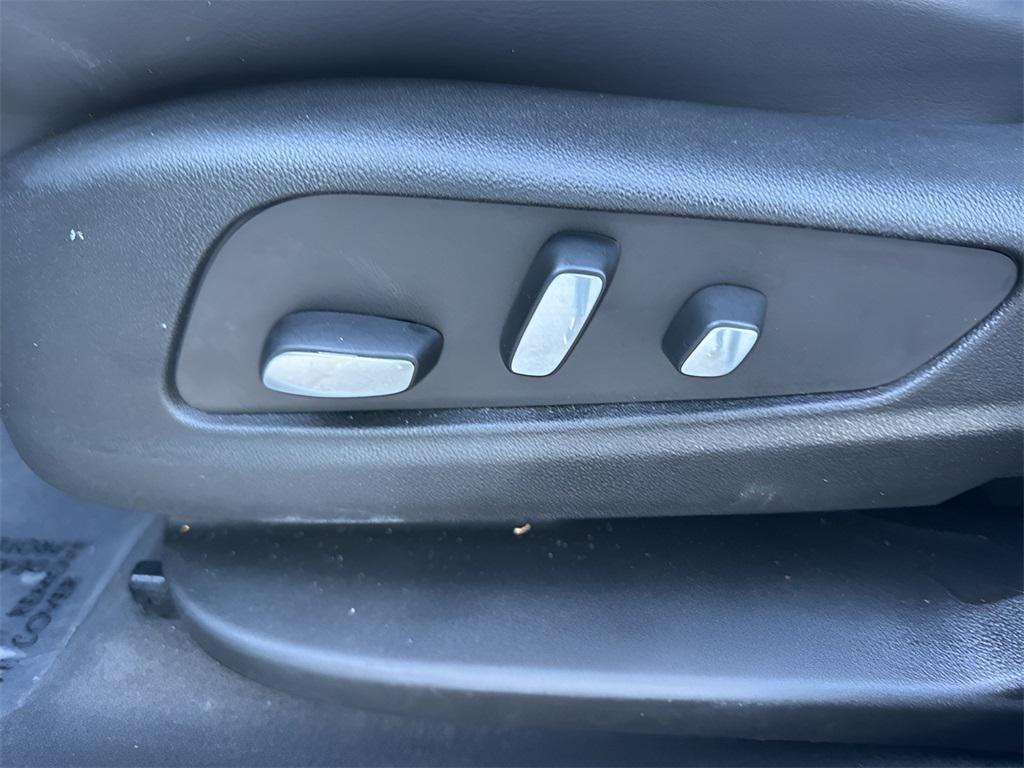 used 2024 Cadillac XT5 car