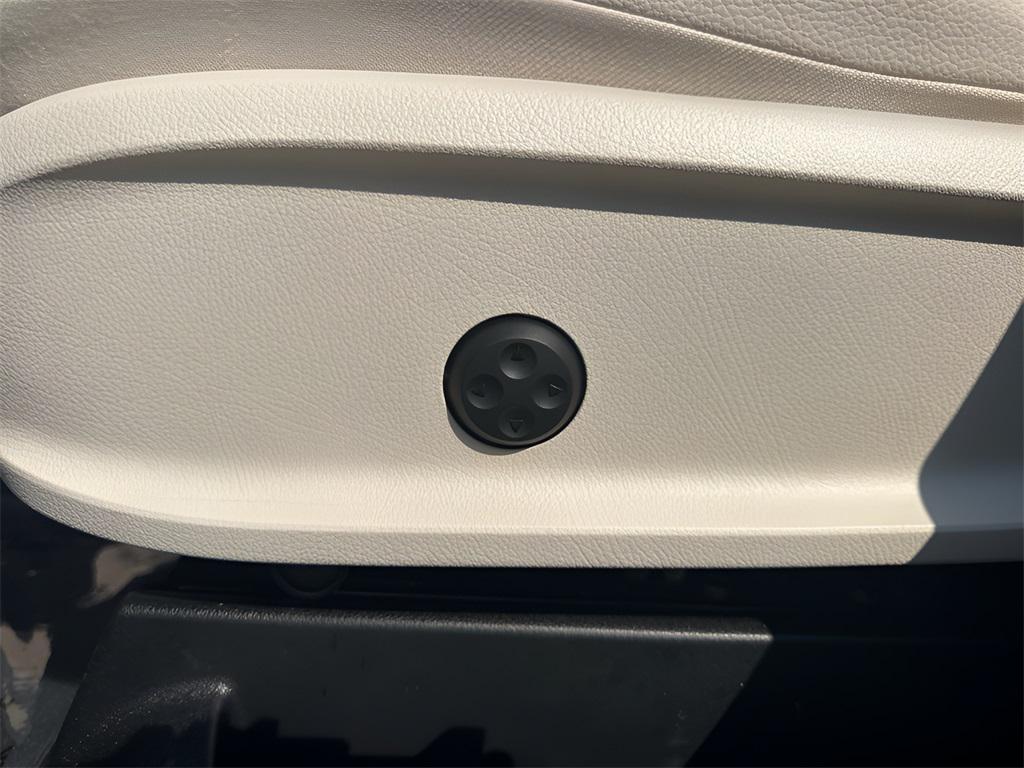 used 2025 Mercedes-Benz GLA 250 car, priced at $33,860