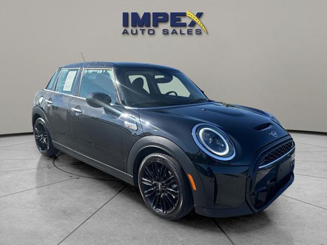 used 2024 MINI Hardtop car, priced at $28,475