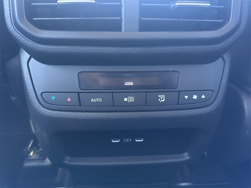used 2025 Honda Pilot car, priced at $40,350