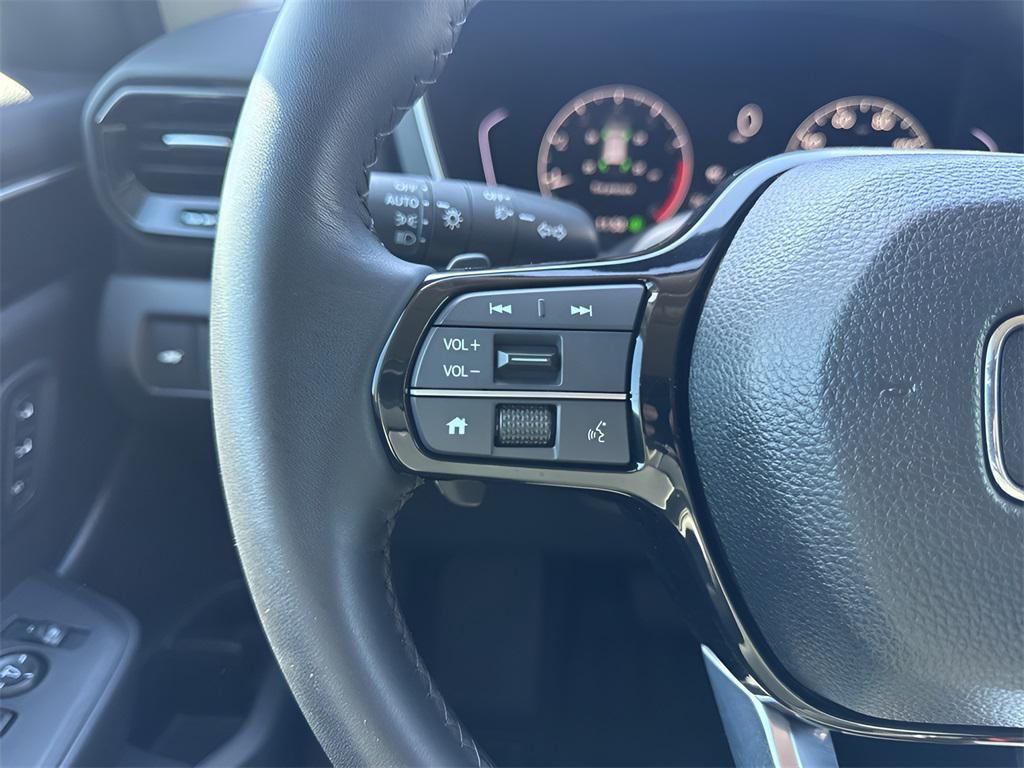 used 2025 Honda Pilot car, priced at $40,350