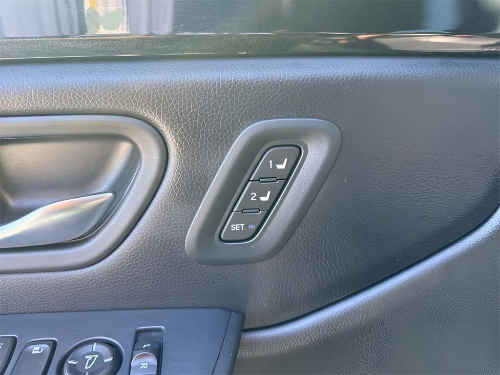 used 2025 Honda Pilot car, priced at $40,350