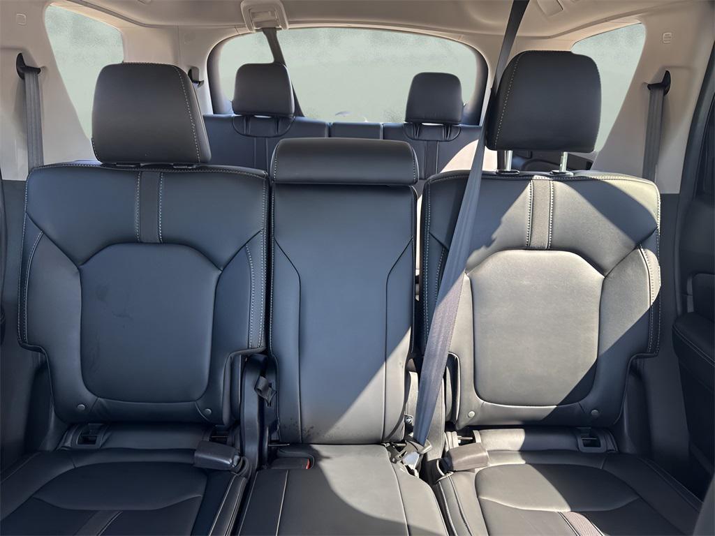 used 2025 Honda Pilot car, priced at $40,350