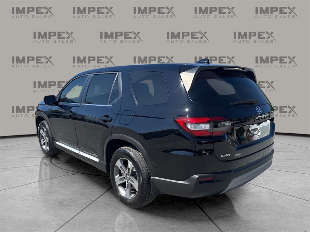 used 2025 Honda Pilot car, priced at $40,350
