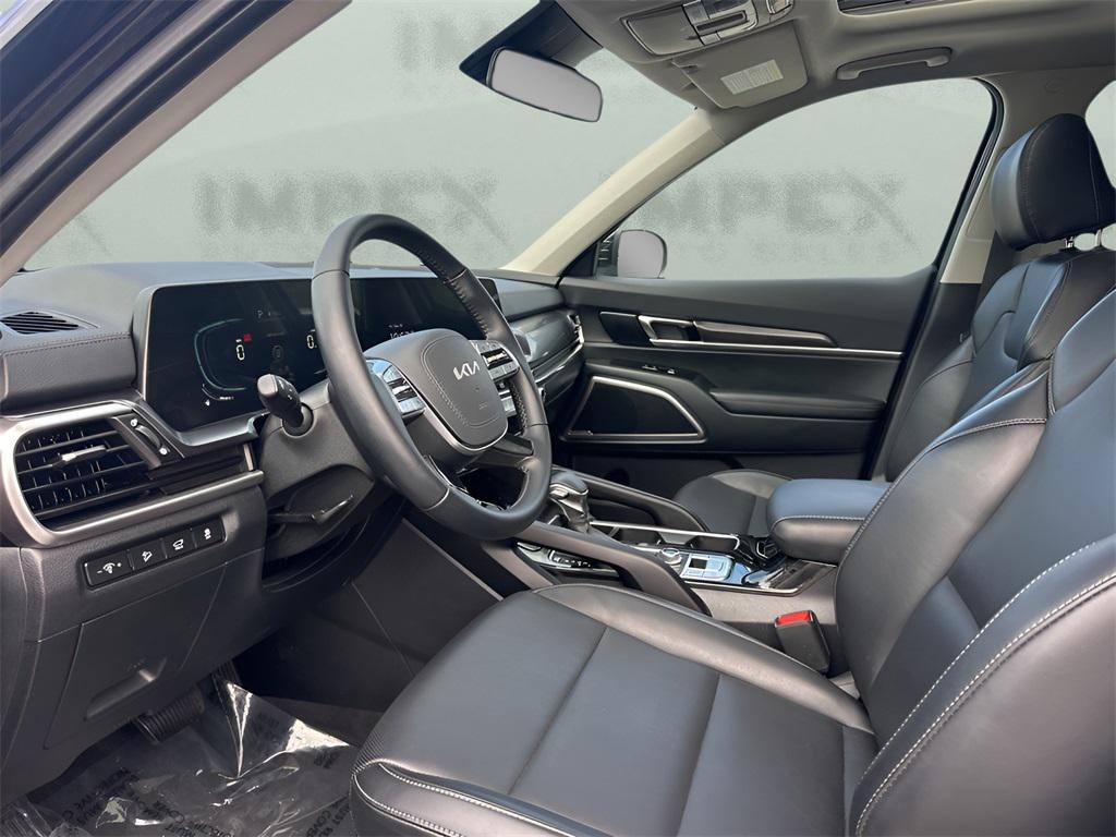 used 2025 Kia Telluride car, priced at $37,550
