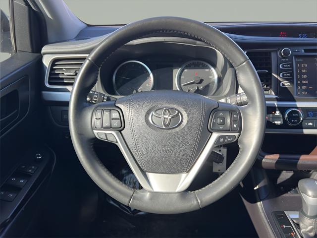 used 2019 Toyota Highlander car, priced at $23,260