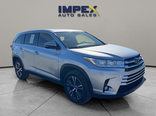 used 2019 Toyota Highlander car, priced at $23,260