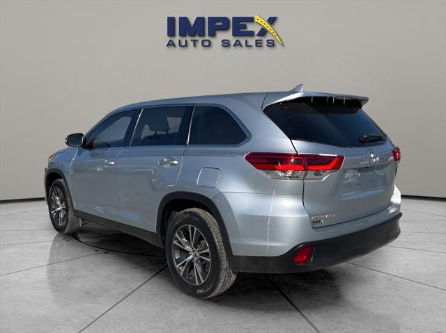 used 2019 Toyota Highlander car, priced at $23,260